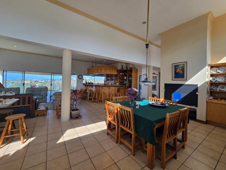 5 Bedroom Property for Sale in Stilbaai Wes Western Cape